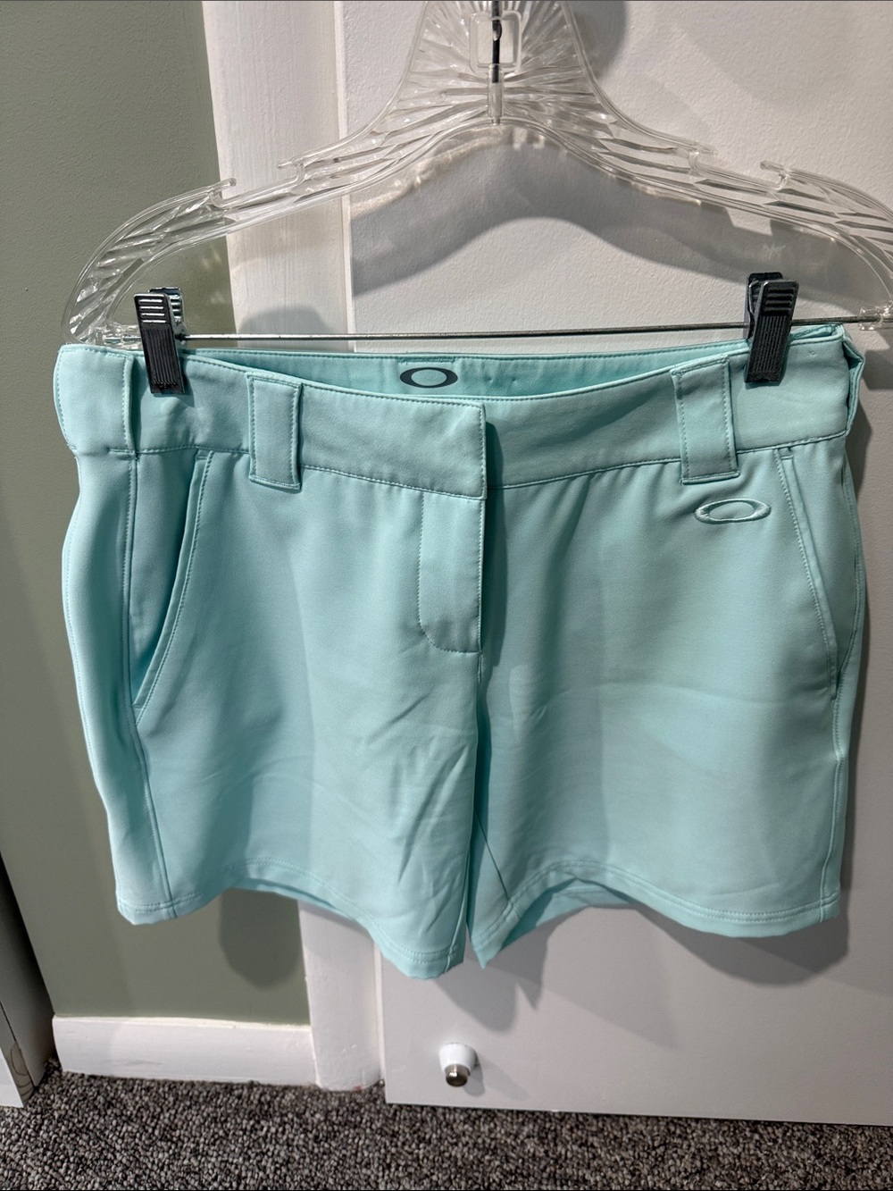 Oakley Women's Mint Green Athletic Golf Shorts